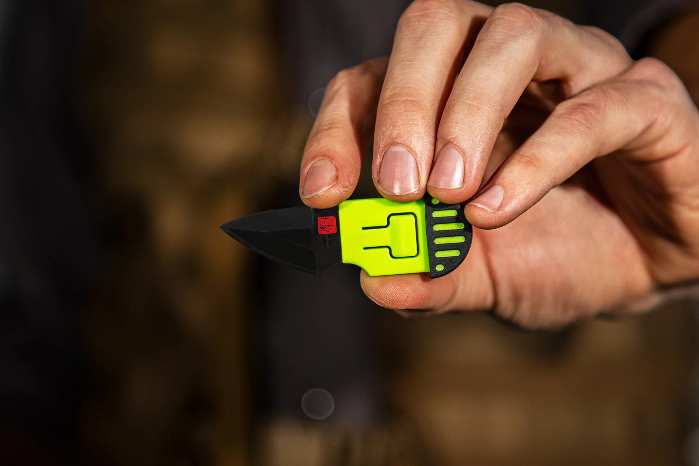 Almar 1.3" Stinger Keychain Green Knife